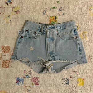Levi 501 light denim cut off shorts